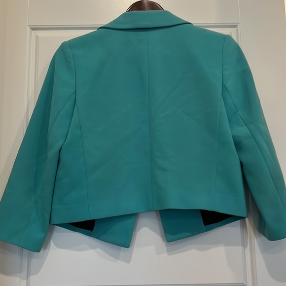 Teal Le Chateau Cropped Blazer - Picture 3 of 3